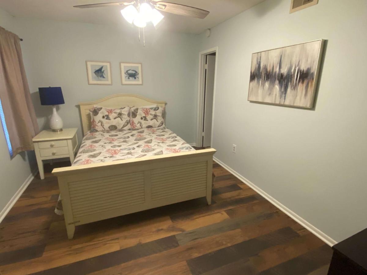 Island Winds West: Beachfront Retreat with Hangout Access Gulf Shores Exterior photo
