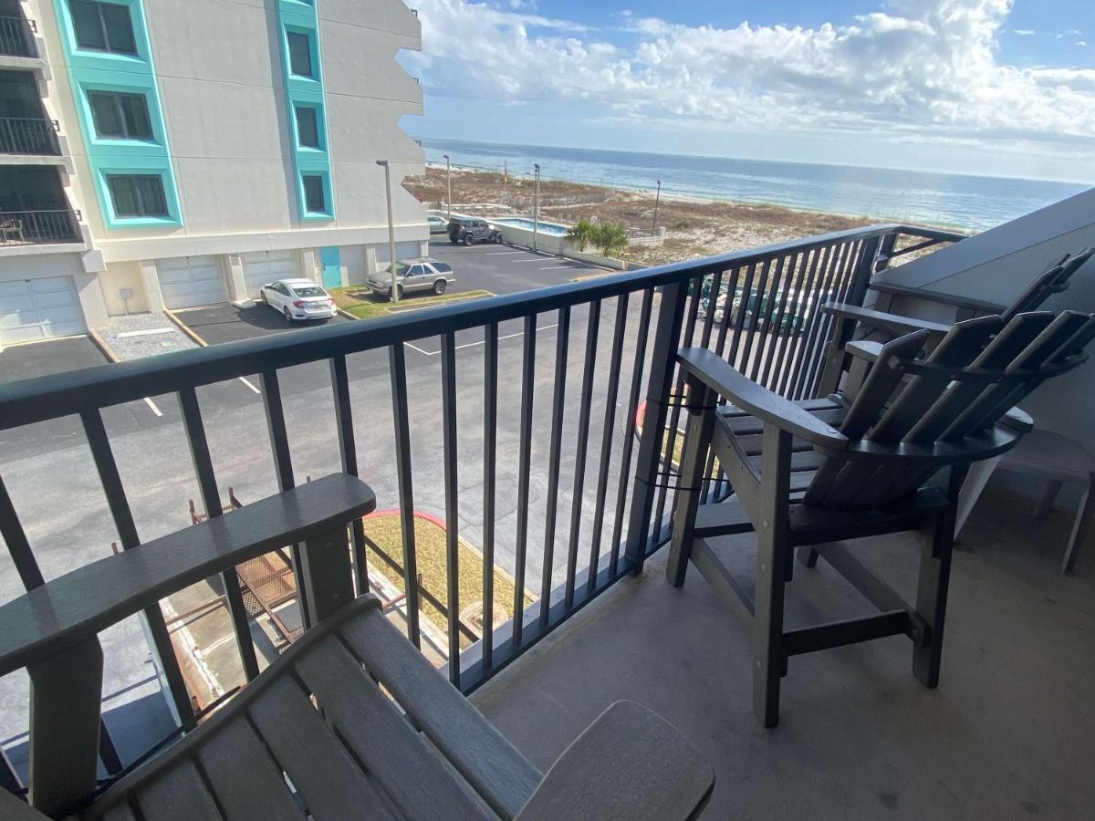 Island Winds West: Beachfront Retreat with Hangout Access Gulf Shores Exterior photo